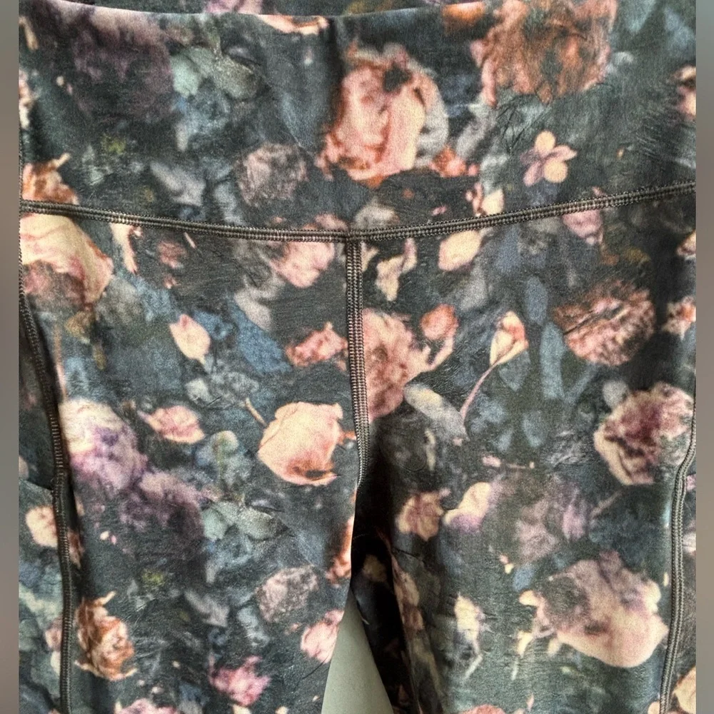Lululemon Speed Up Tight Leggings 6 athleisure workout yoga travel‎ layered
